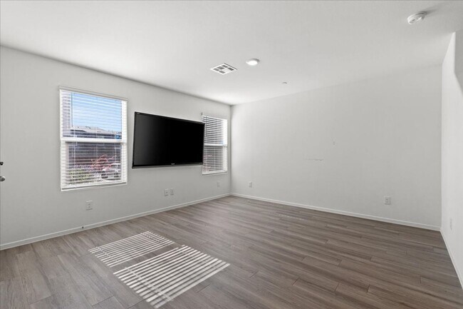 Building Photo - Contemporary 2025  3BD Home Featuring Open-Concept Living & Large Loft