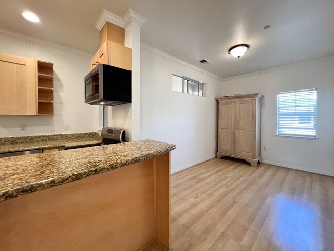 Building Photo - Napa Condo with Double Garage & Private Patios