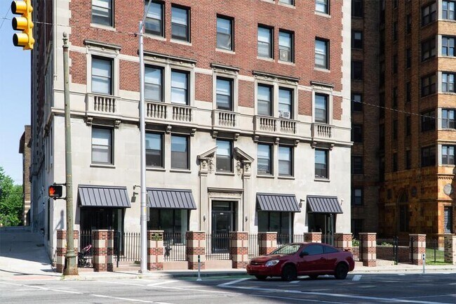 Building Photo - 11000 E Jefferson Ave