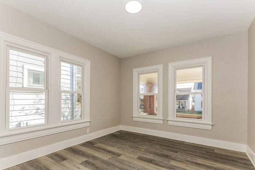 Building Photo - 1653 Huffman Ave