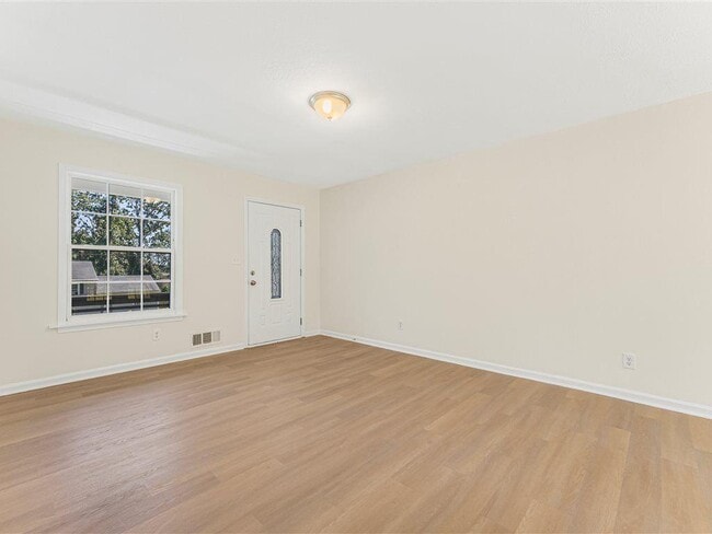 Building Photo - 6371 Westbury Rd