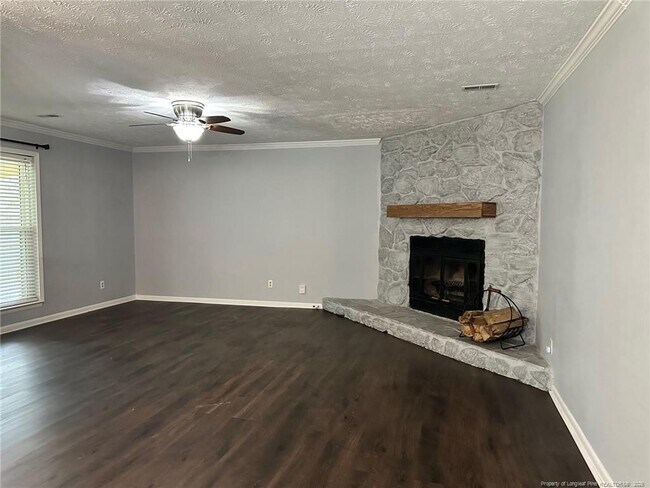 Building Photo - 6850 Buttermere Dr