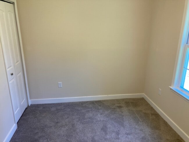 Building Photo - 351 Rolando Dr