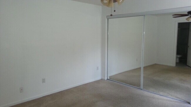 Building Photo - 2221 White Pine Cir