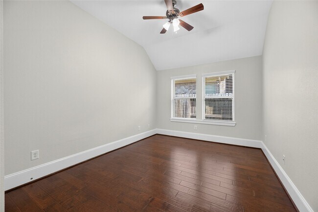 Building Photo - 10510 Trinity Springs Dr