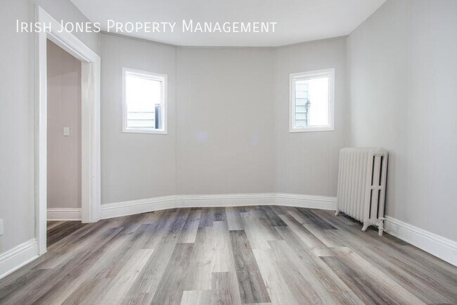 Building Photo - 374 Breckenridge St