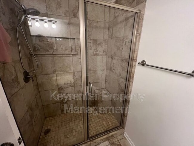 Building Photo - 4318 Belleview Ave