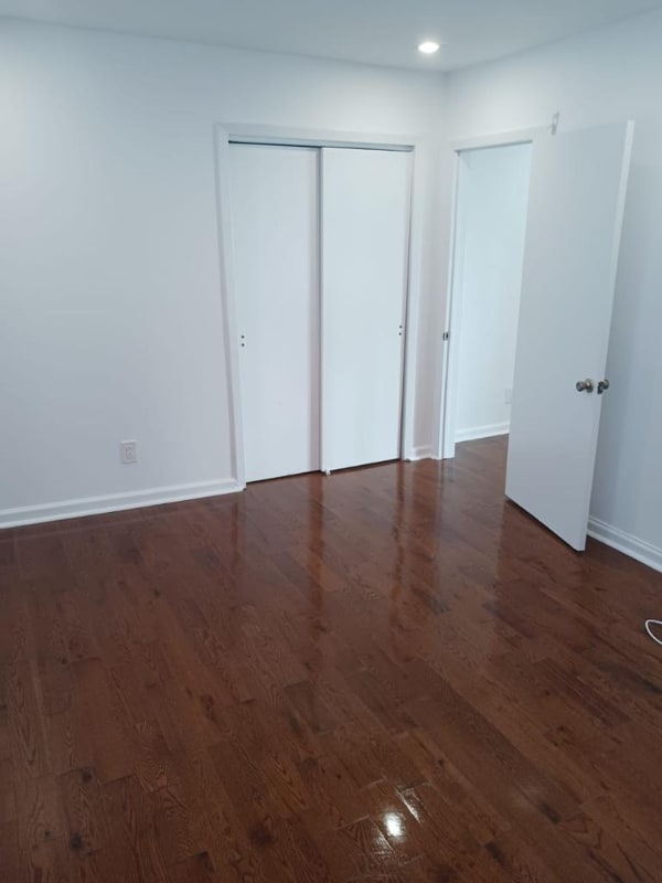 Building Photo - 131 street