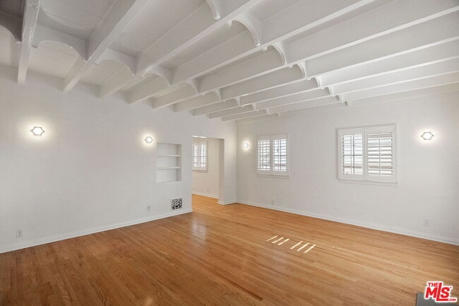 Building Photo - 329 N Swall Dr