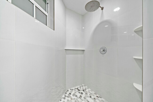 Building Photo - 6553 Via Regina