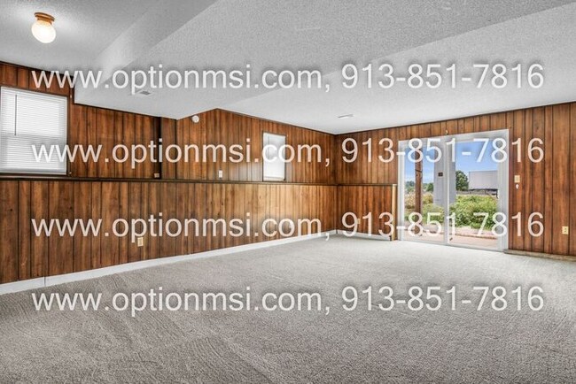 Building Photo - **Spacious 2-Bedroom Duplex in a Cul-de-Sac!**