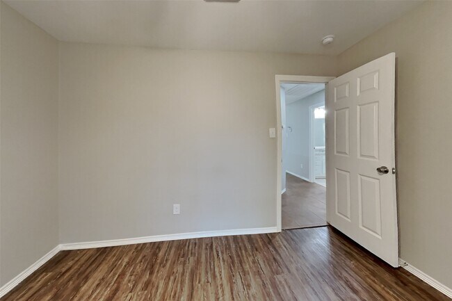 Building Photo - 21027 Terrace View Dr