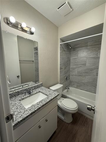 Building Photo - 4705 Windsor Dr