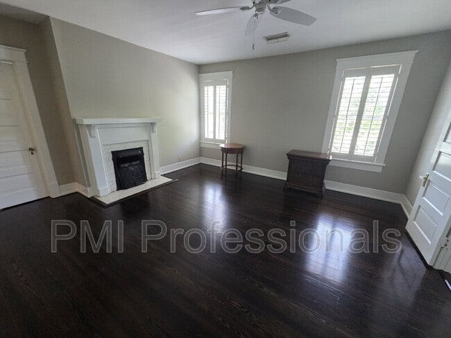 Building Photo - 401 E Main St