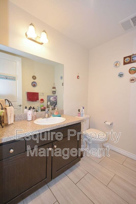 Building Photo - 328 Newbury Vista Ln