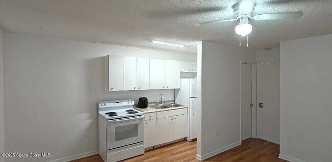 Building Photo - 1713 Dixon Blvd