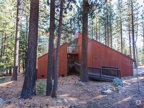 Building Photo - A Rare find in Tahoe! Spacious 4Bd house a...