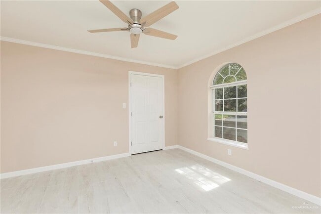 Building Photo - 1718 Tulip Ave