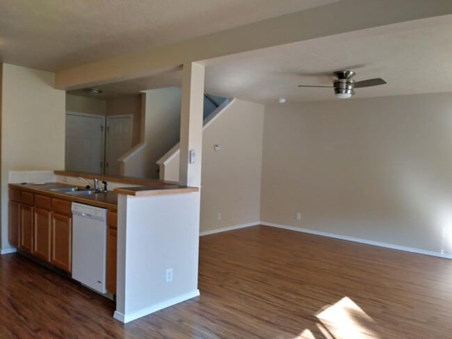 Building Photo - 2202 S Phillippi St