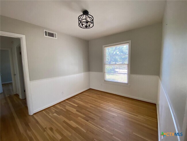 Building Photo - 1818 S 39th St