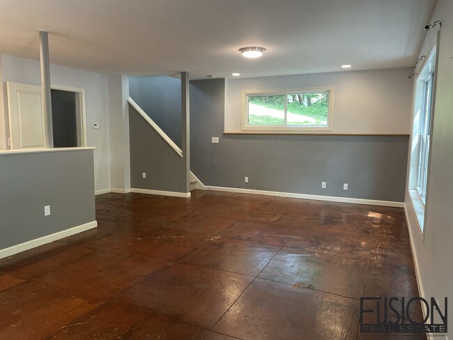 Building Photo - Peaceful Setback House in Essex Junction VT