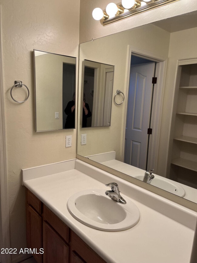 Building Photo - 444 W Princeton Ave