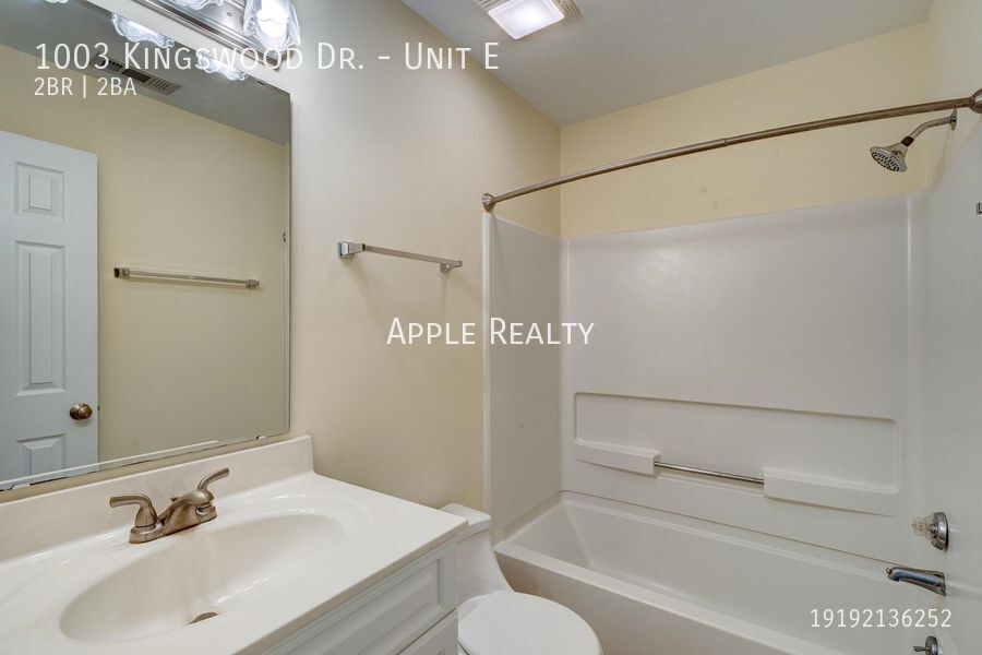 Building Photo - 1003 Kingswood Dr