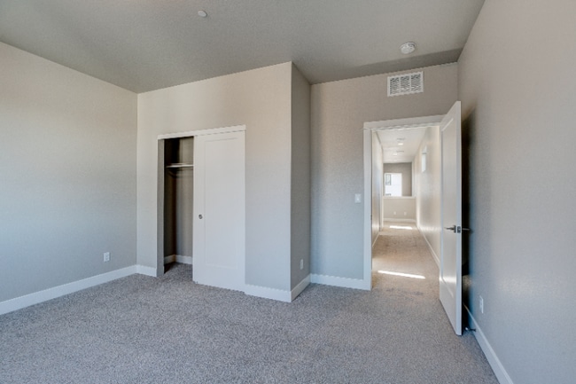 Building Photo - 829 Cherokee Dr