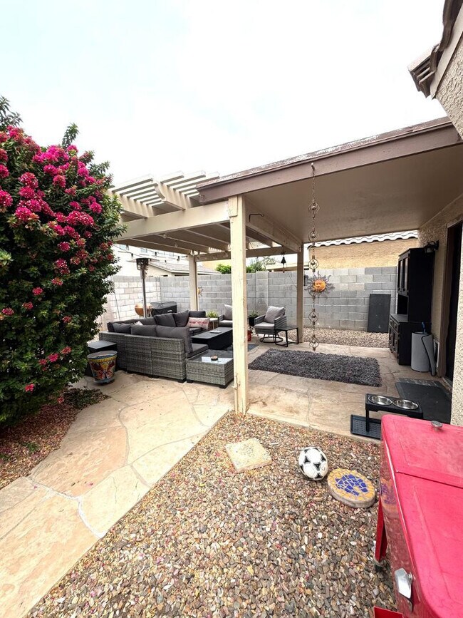 Building Photo - 1518 W Lobster Trap Dr