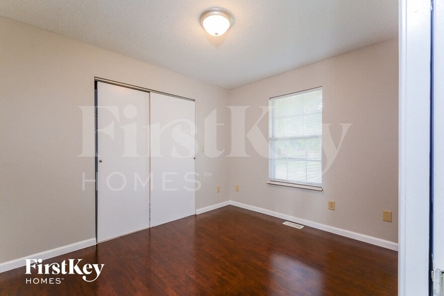 Building Photo - 2134 Willow Trace Dr