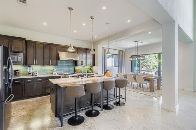 Building Photo - 15104 Barrie Dr