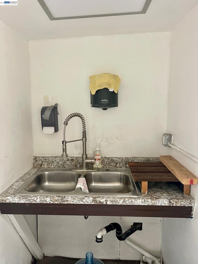 Building Photo - 22622 Mission Blvd