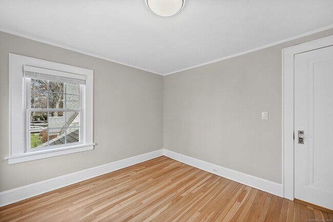 Building Photo - 15 Richmond Dr