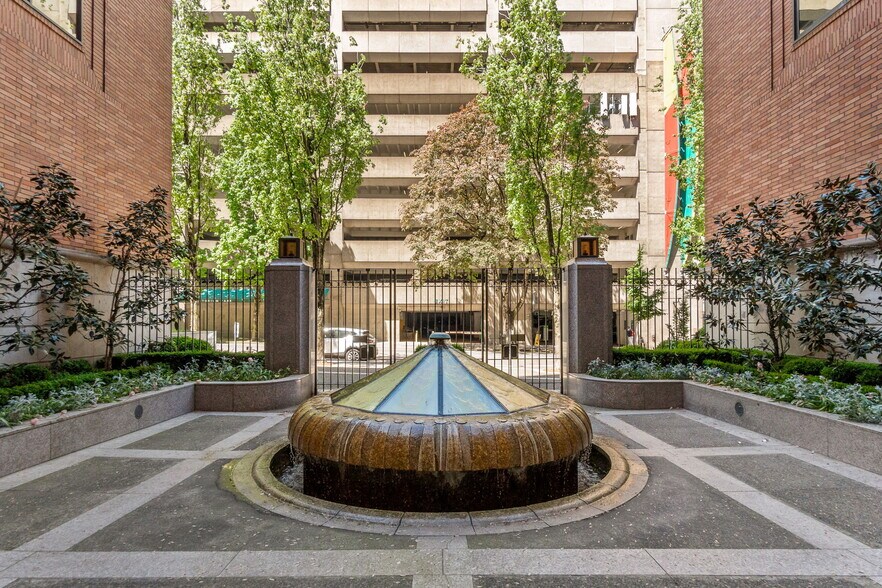 Building Photo - 1414 SW 3rd Ave