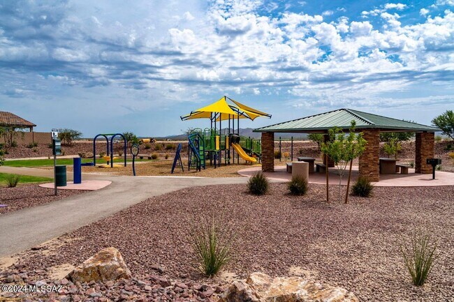 Building Photo - Beautiful Brand New 3 Bedroom Home with De...