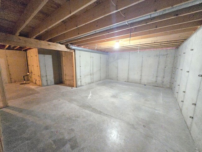 Building Photo - Spacious West Sioux Falls Twinhome with Gr...