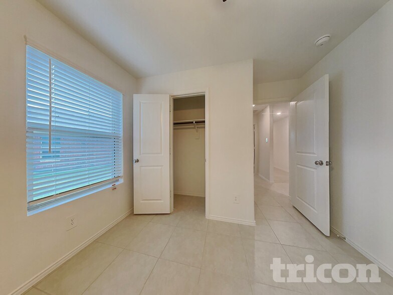Building Photo - 700 Odlozil Ln