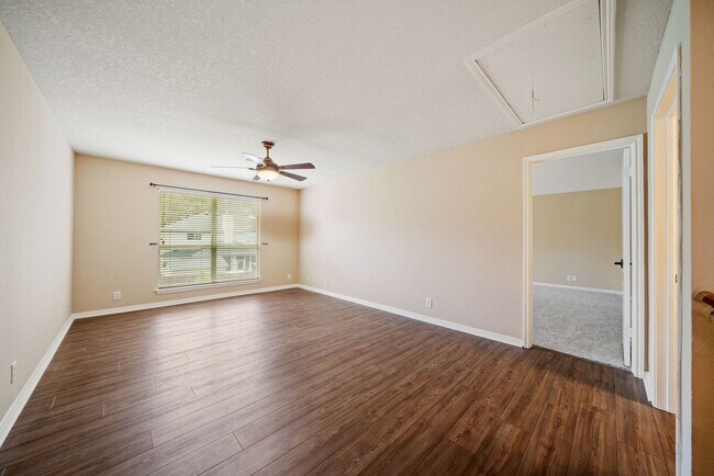 Building Photo - Executive Greenshire Living in Schertz, TX...