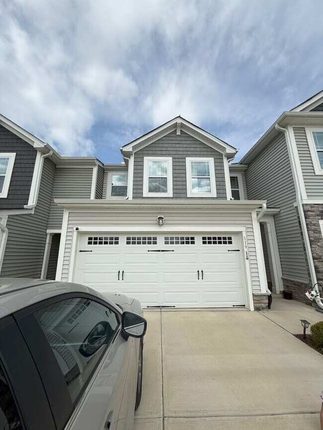 Building Photo - 119 Anise Ln