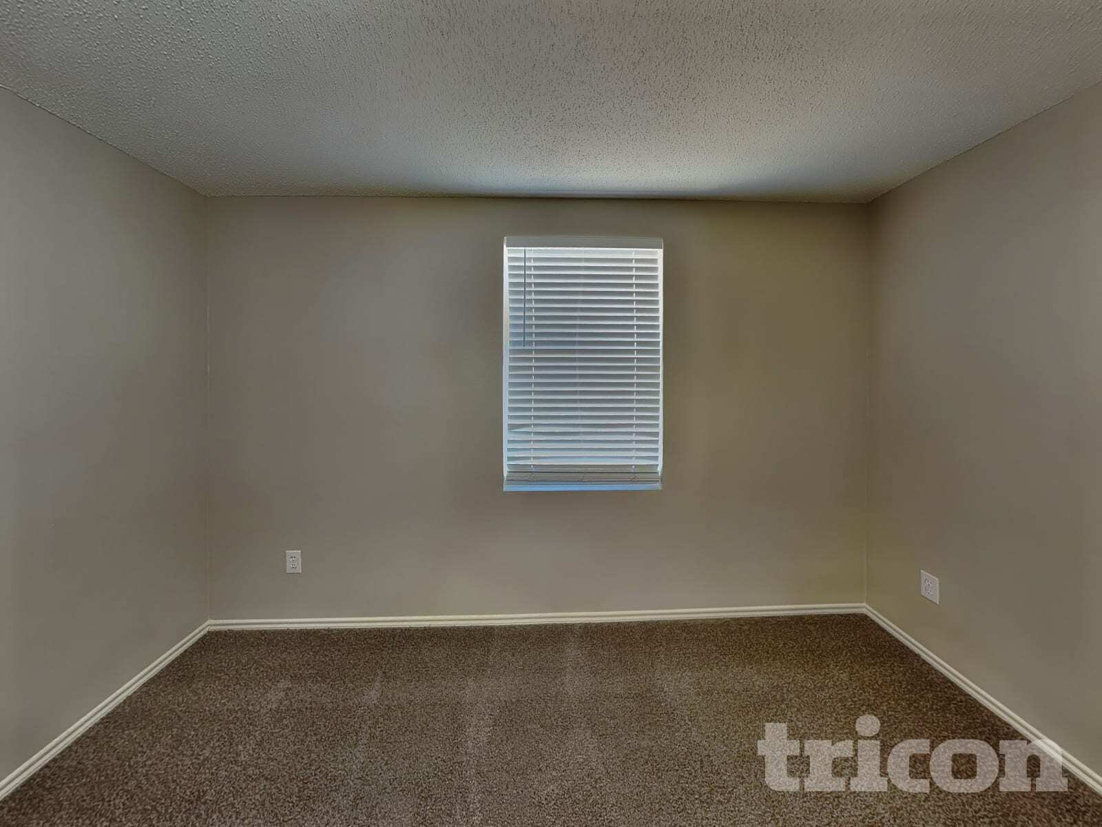 Building Photo - 2925 Paint Brush Pl