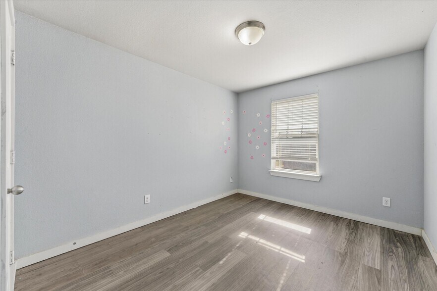 Building Photo - 9975 Rio Doso Dr