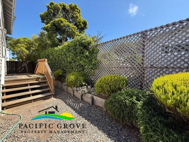 Building Photo - Updated 3 Bedroom in Pacific Grove!
