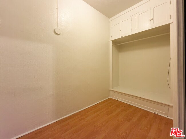 Building Photo - 504 S Rampart Blvd