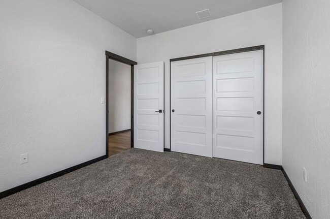 Building Photo - Newer Construction with 28X36 Shop!