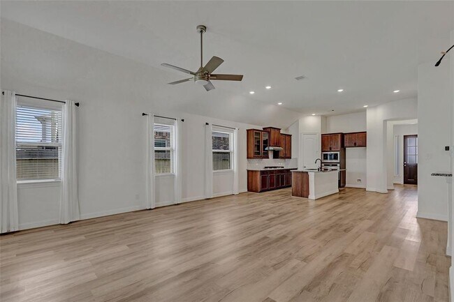 Building Photo - 15342 Majestic Knight Dr