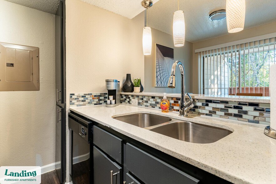 Building Photo - 711 Brentford Pl