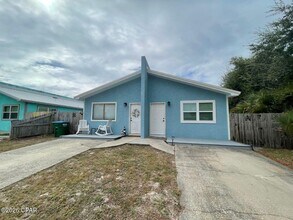 Building Photo - 8201 Sunset Ave