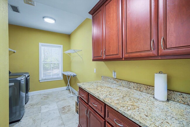 Building Photo - 2065 Ox Bottom Rd