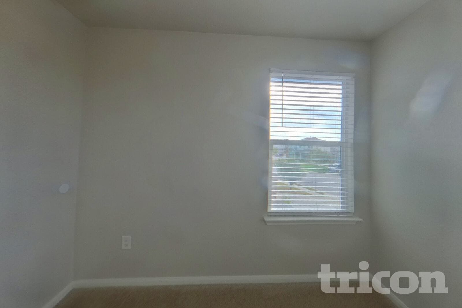 Building Photo - 15012 Custis Ln