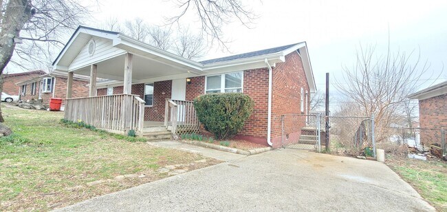 Building Photo - 514 Foxwood Dr